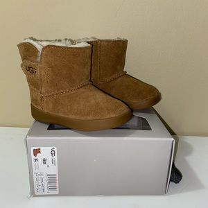 Toddler / infant Uggs 4/5